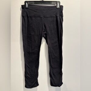 Athleta Size M scalloped hem leggings